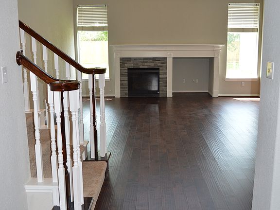 4th image of 3231 Oak Park Ln