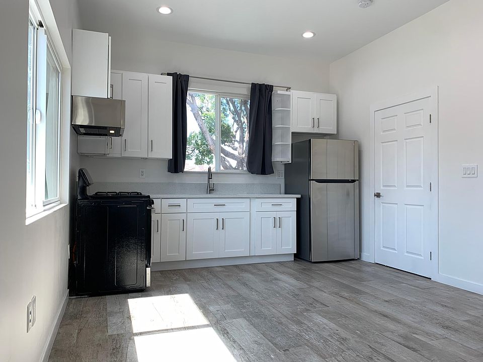 1st image of 2416 Cabrillo Ave #C
