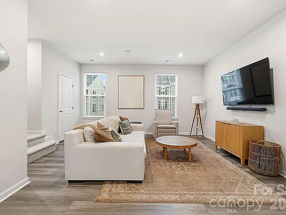 4th image of 2409 Autumn Olive Ln