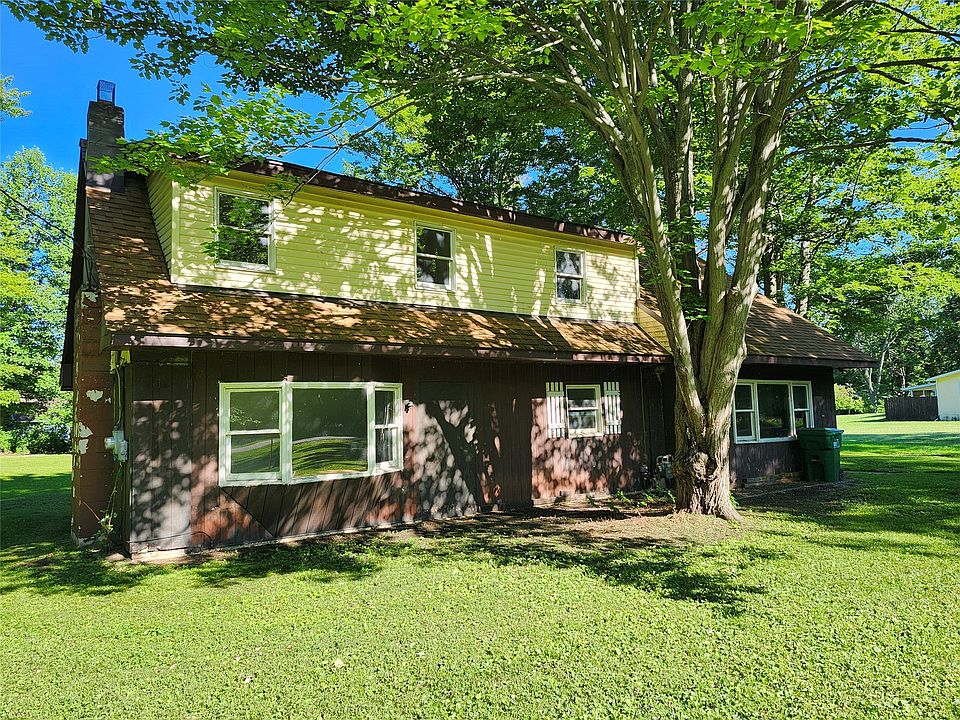 1st image of 1084 Sirak Dr