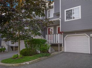 8 Woodland Ter, Nanuet, NY 10954