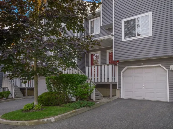 8 Woodland Terrace, Nanuet, NY 10954