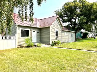 118 2nd St N, Cascade, MT 59421