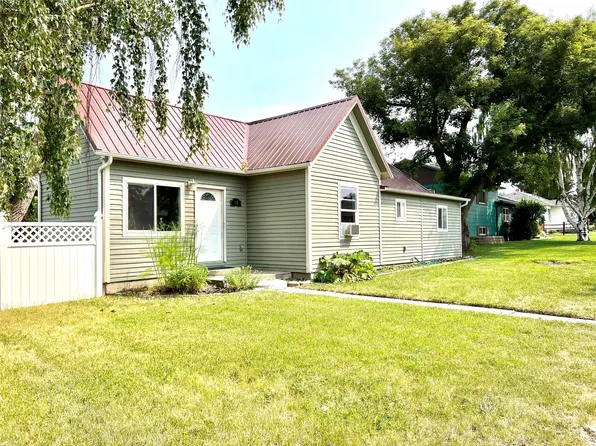 118 2nd St N, Cascade, MT 59421