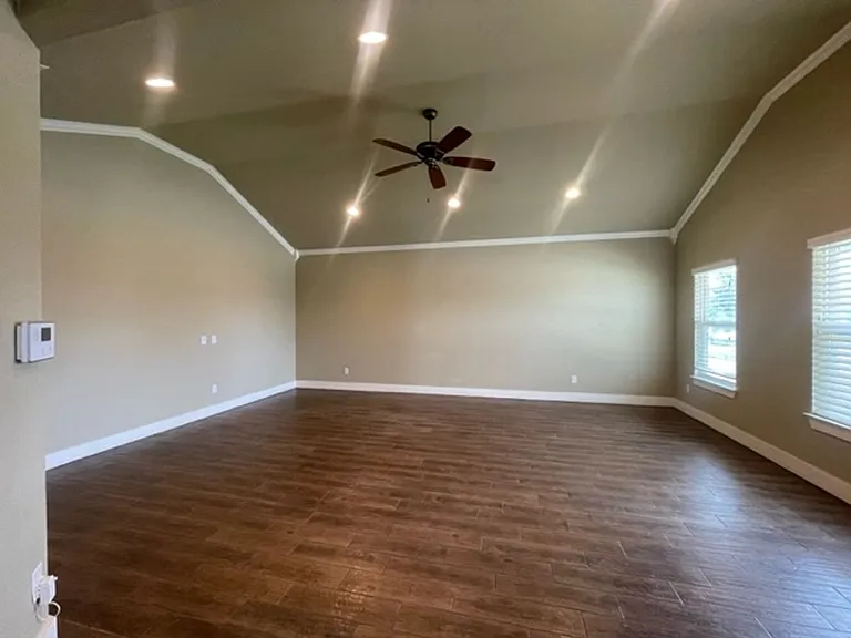 1041 Cabernet Dr — Photo 3