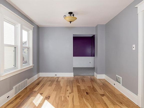 4th image of 153 Riverdale Ave