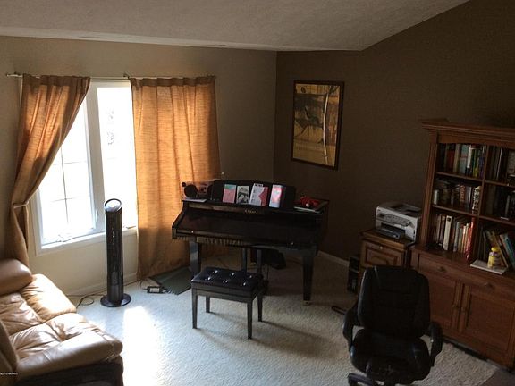 4th image of 2381 Randall Ave NW