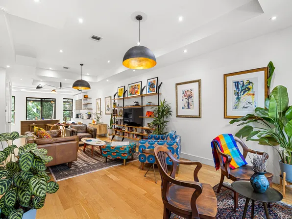 456 Bainbridge Street image 9 of 40