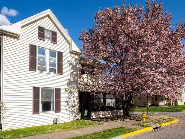 465 Overhill St, Morgantown, WV 26505