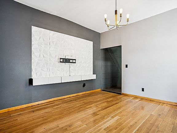 3rd image of 218 Scholes St #9
