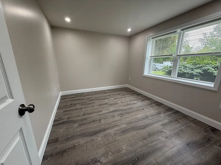 Pondsview Apartments — Photo 127