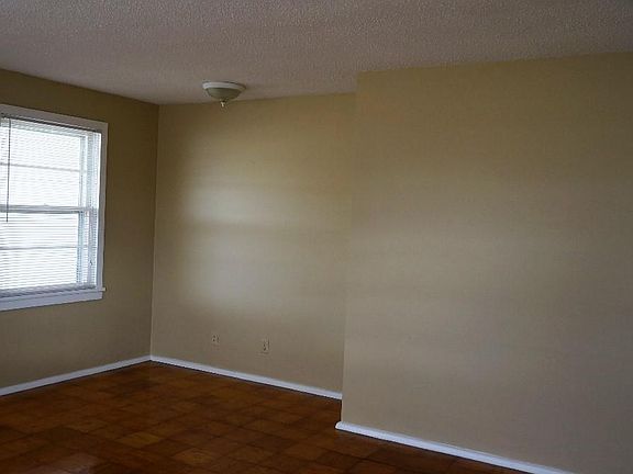 4th image of 219 Agua Dr