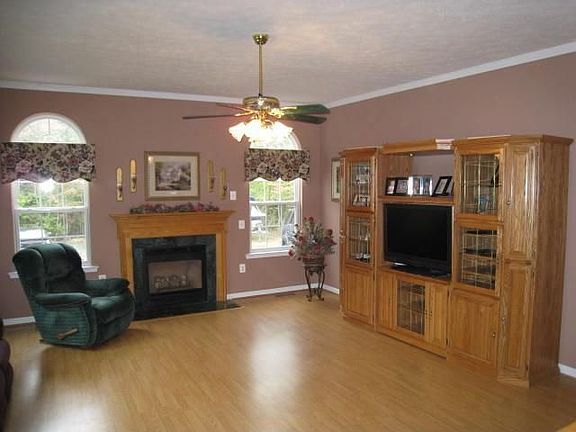 5th image of 23665 Halford Ln
