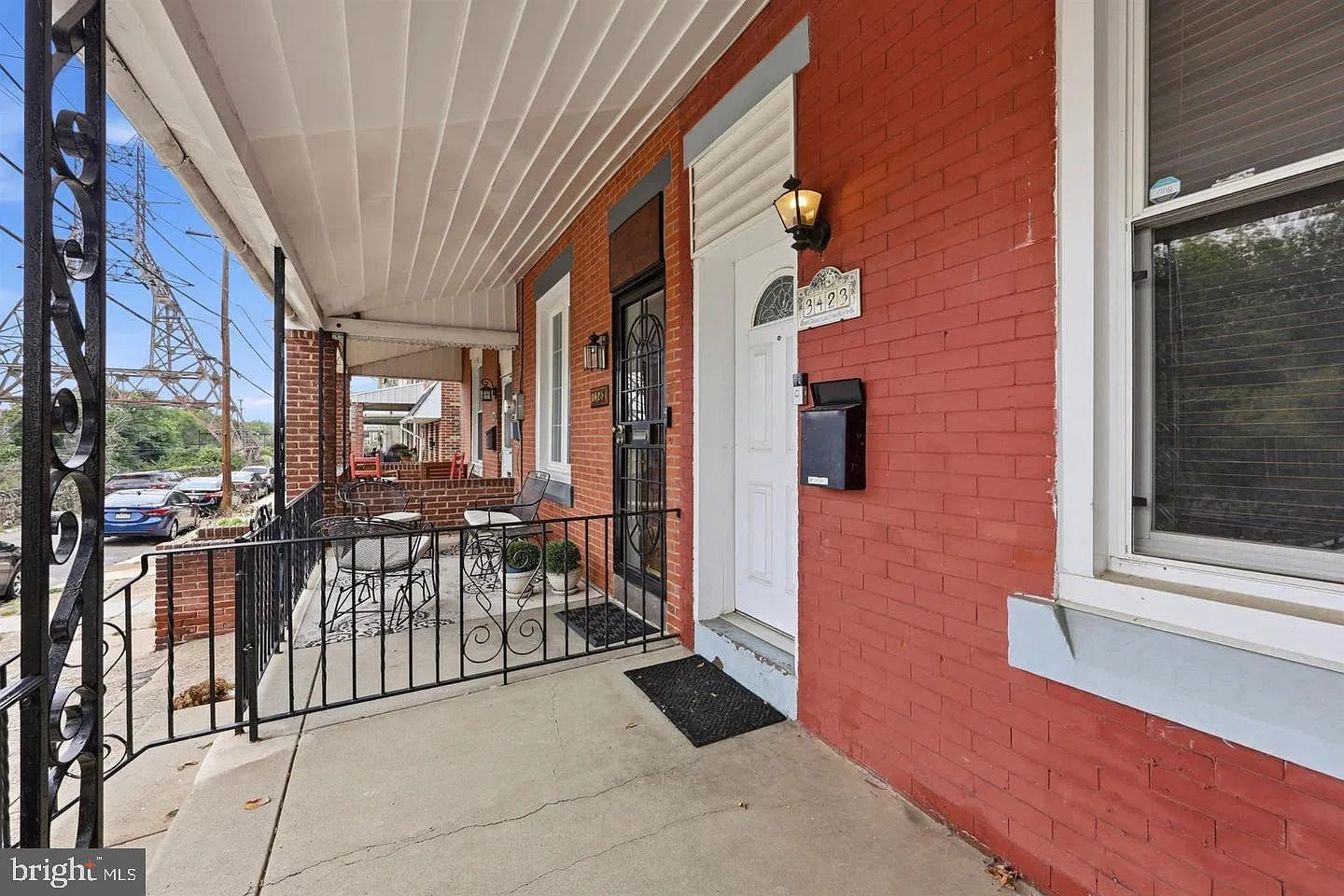 2 bed, 1.0 bath, 1200 sqft, $2,100 — Photo 2