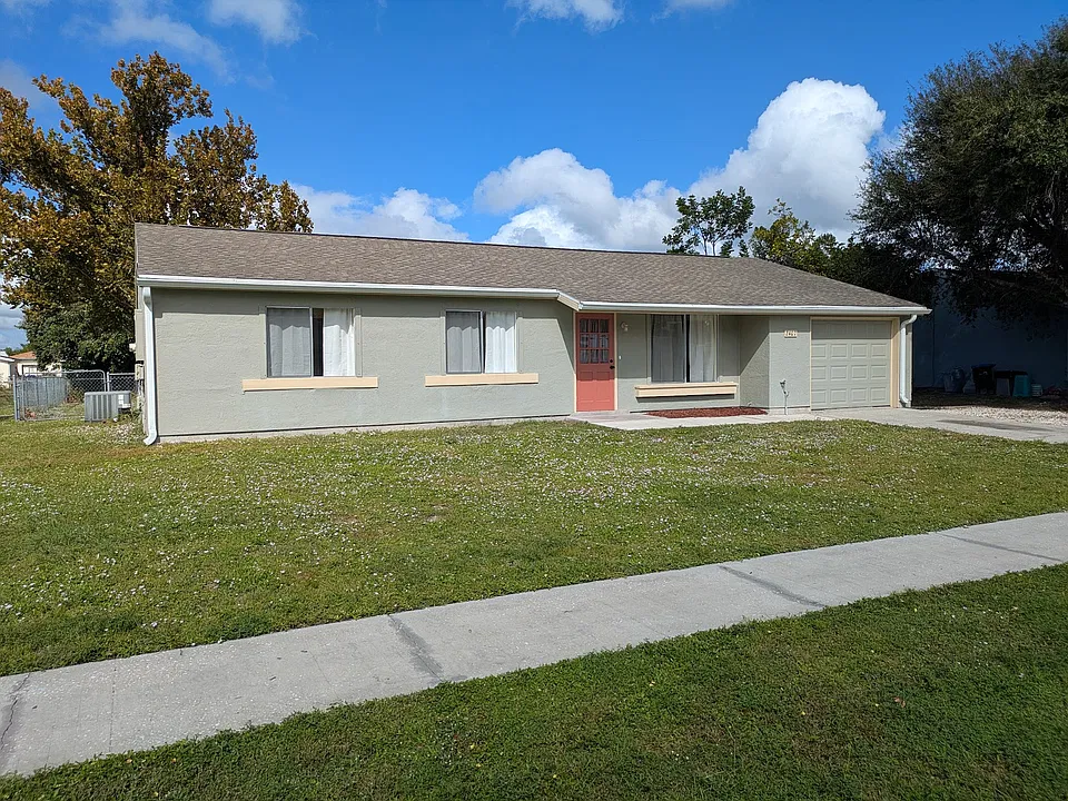 2407 Shenandoah St