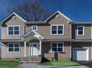 72 Ocean Ave, Massapequa Park, NY 11762