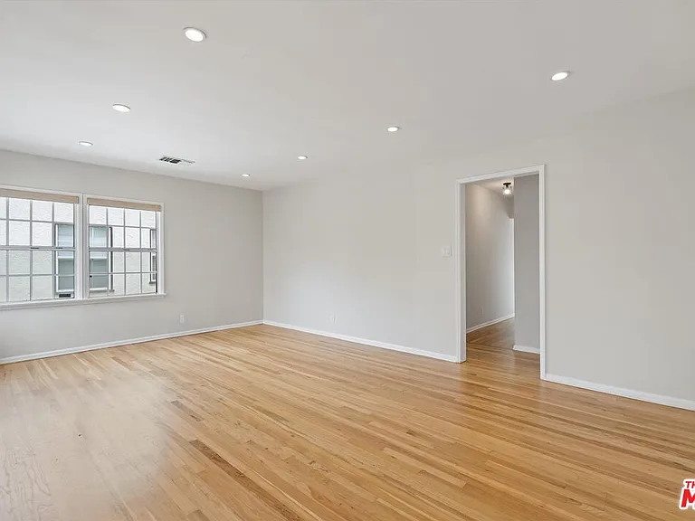 8348 Reading Ave — Photo 8