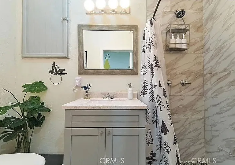 582 Rose Ln — Photo 17