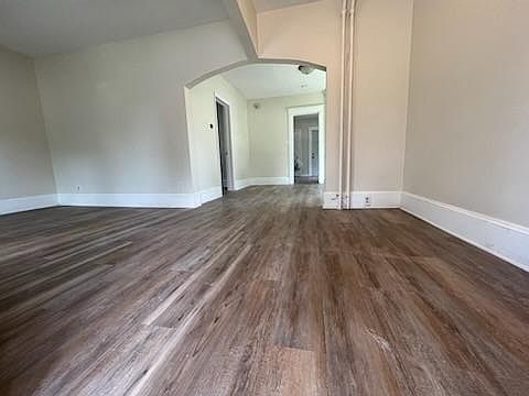 4th image of 743 Englewood Ave