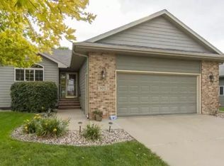 302 Emmett Trl, Harrisburg, SD 57032
