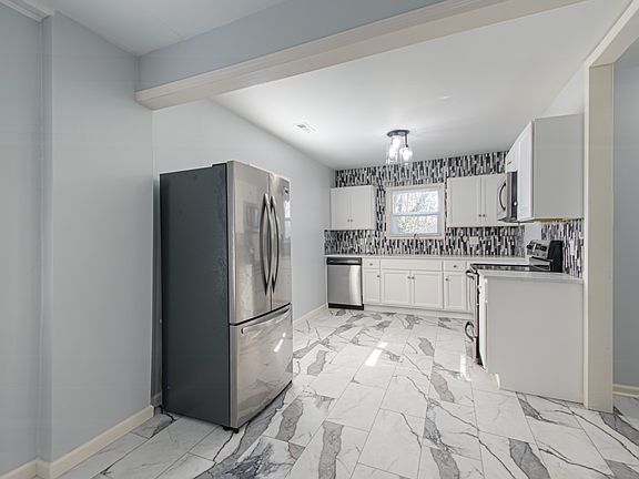 5th image of 7720 Elm Ave