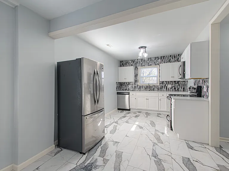 7720 Elm Ave — Photo 5
