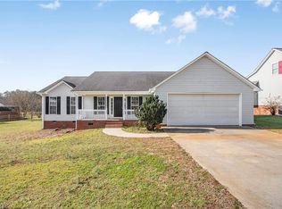 159 Breckenridge Ct, Lexington, NC 27292