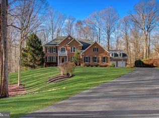 8900 Mountain Valley Rd, Fairfax Station, VA 22039