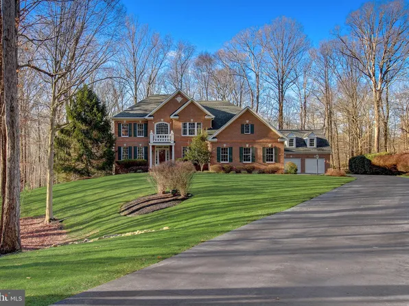 8900 Mountain Valley Rd, Fairfax Station, VA 22039
