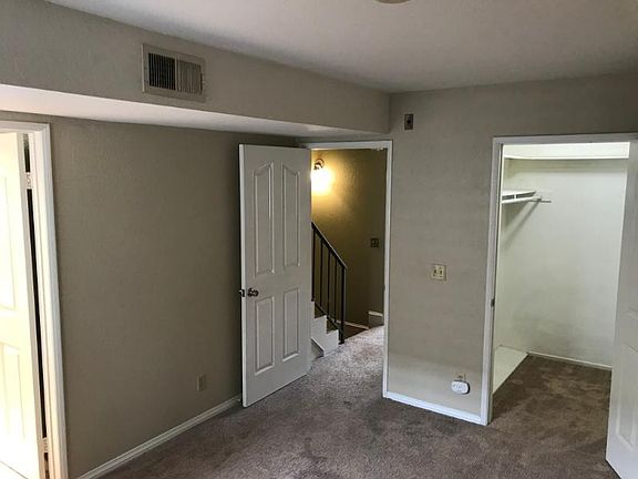 5th image of 10926 Moorpark St APT 20