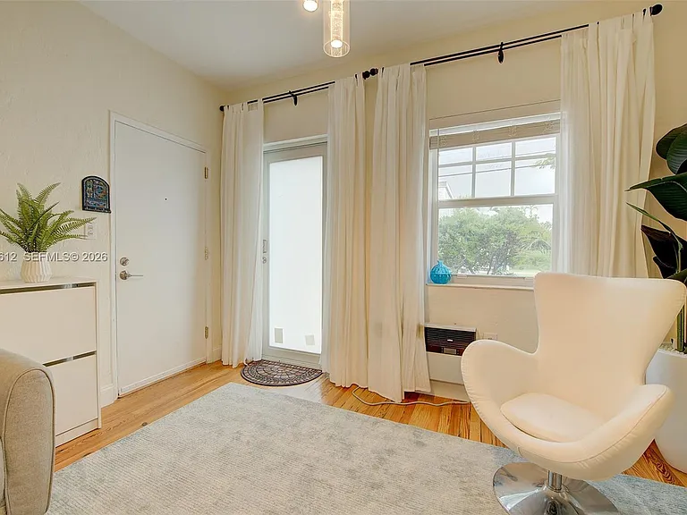 2463 Pine Tree Dr #3 — Photo 3