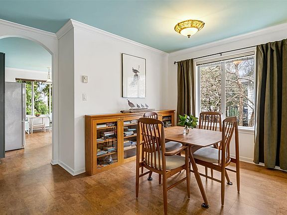 3rd image of 890 Admirals Rd #4