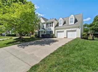 8813 Glenover Cres, Charlotte, NC 28269