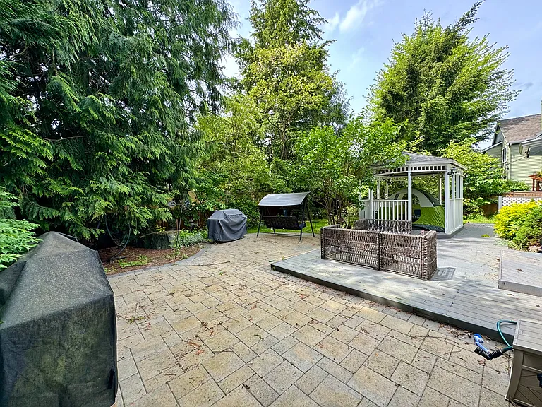 2335 236th Ave NE — Photo 2
