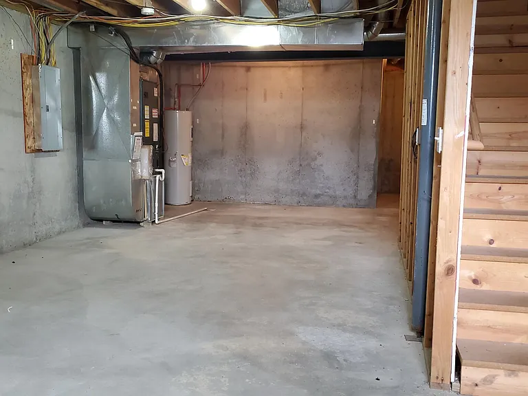 425 Hawthorne Blvd #2 — Photo 12