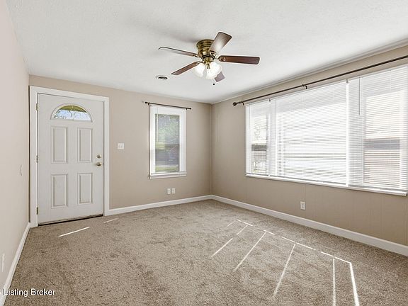 4th image of 226 Downes Ln