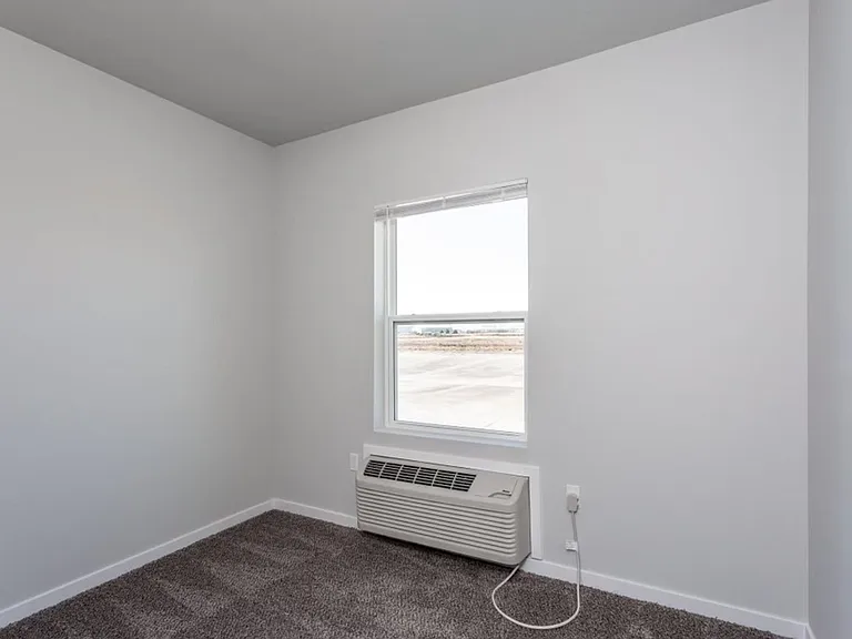 2135 Edgewood Dr — Photo 6