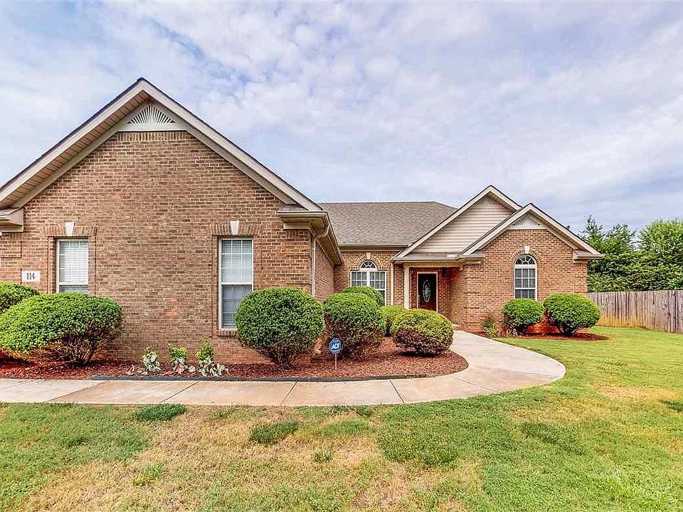 1st image of 114 Castlehill Dr