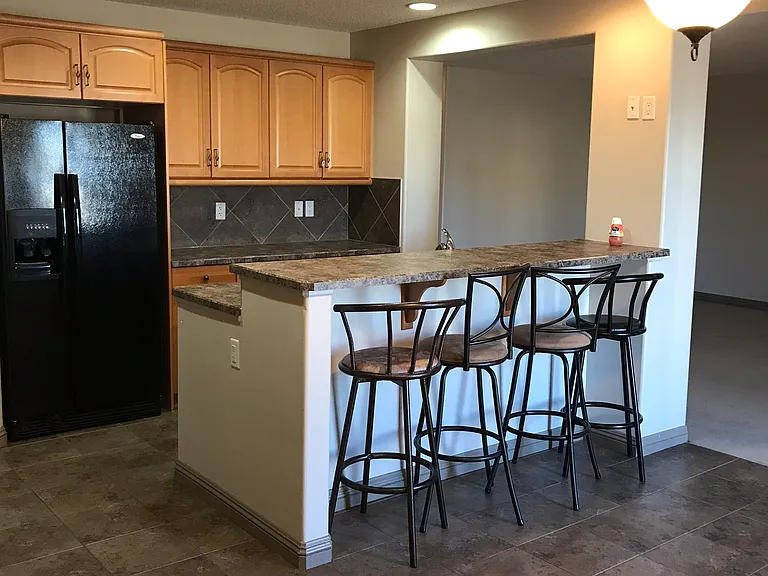 20 Becker Cres — Photo 4