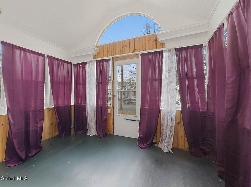 3rd image of 1327 Baker Avenue