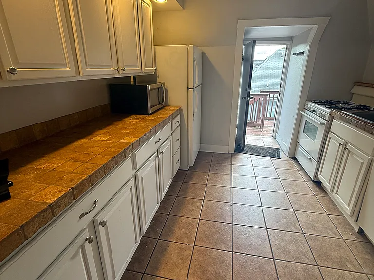 217 E End Ave #3 — Photo 7