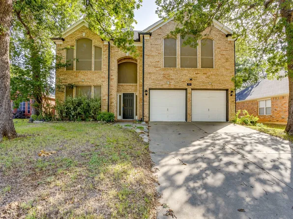 519 Deerwood Dr, Burleson, TX 76028