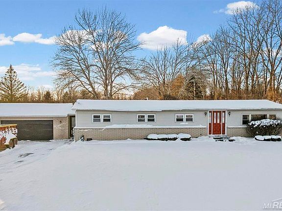 3rd image of 69455 Hicks Rd