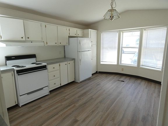5th image of 840 W 1st St Trailer 26