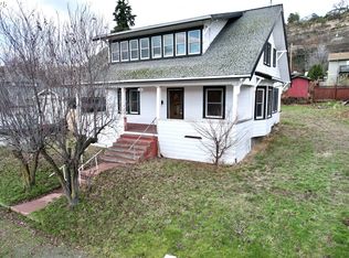 826 E 15th St, The Dalles, OR 97058
