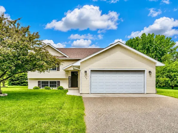 109 French Ct, Roberts, WI 54023