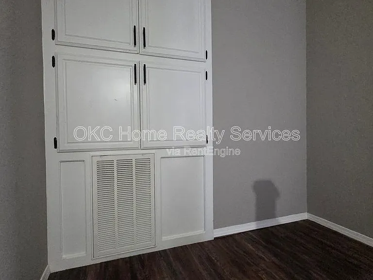 6713 Lyrewood Ln — Photo 10