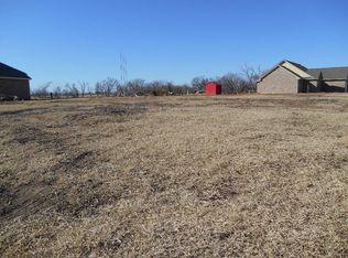 609 Heather Ln, Moore, OK 73160