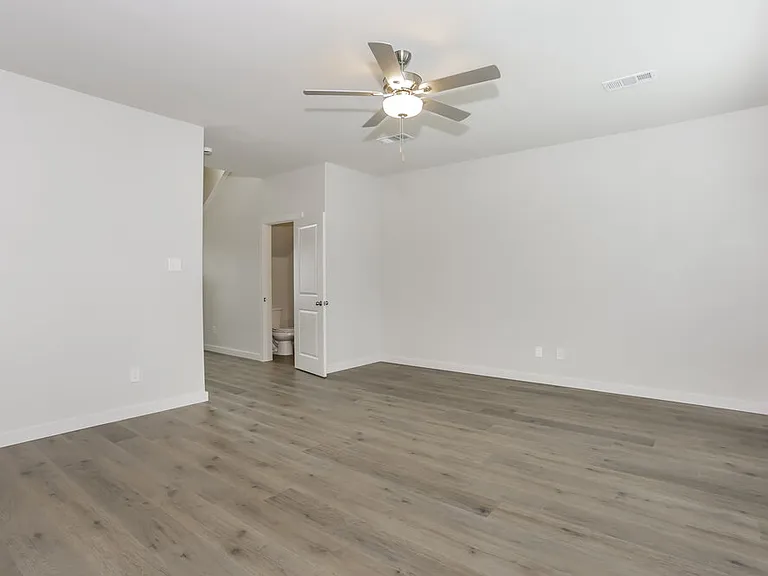 201 Julian Davis Dr — Photo 6