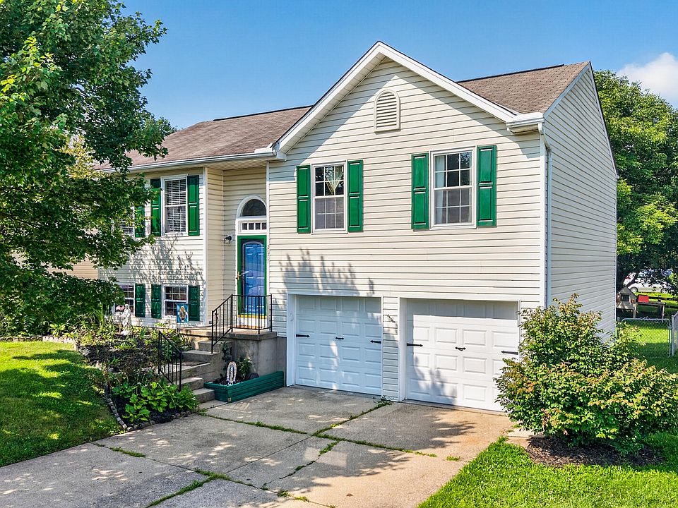 1st image of 2677 Larch Ct